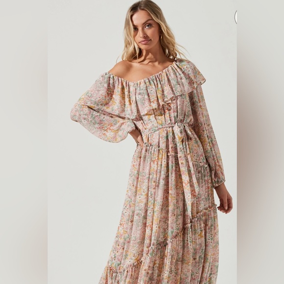Astr Dresses & Skirts - ASTR Kaylani Off Shoulder Ruffle Maxi Dress, L